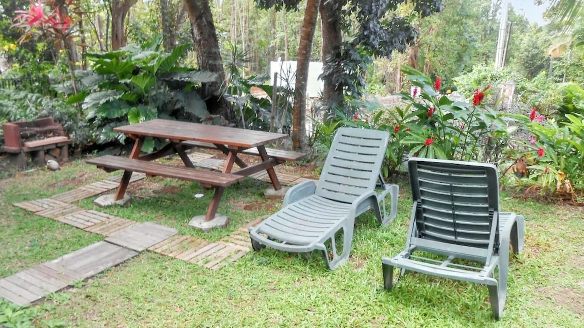 Holiday home Maison Charmante A Deshaies Avec Vue Sur Montagne + Jardin